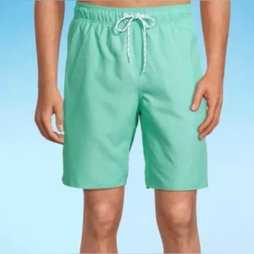 NWT St John’s Bay Men’s B&T Lined 9” Board Shorts